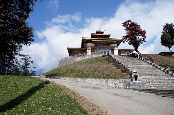 ブータン「ブータン」の写真：東へ向け出発、山の湧き水も美味しい。