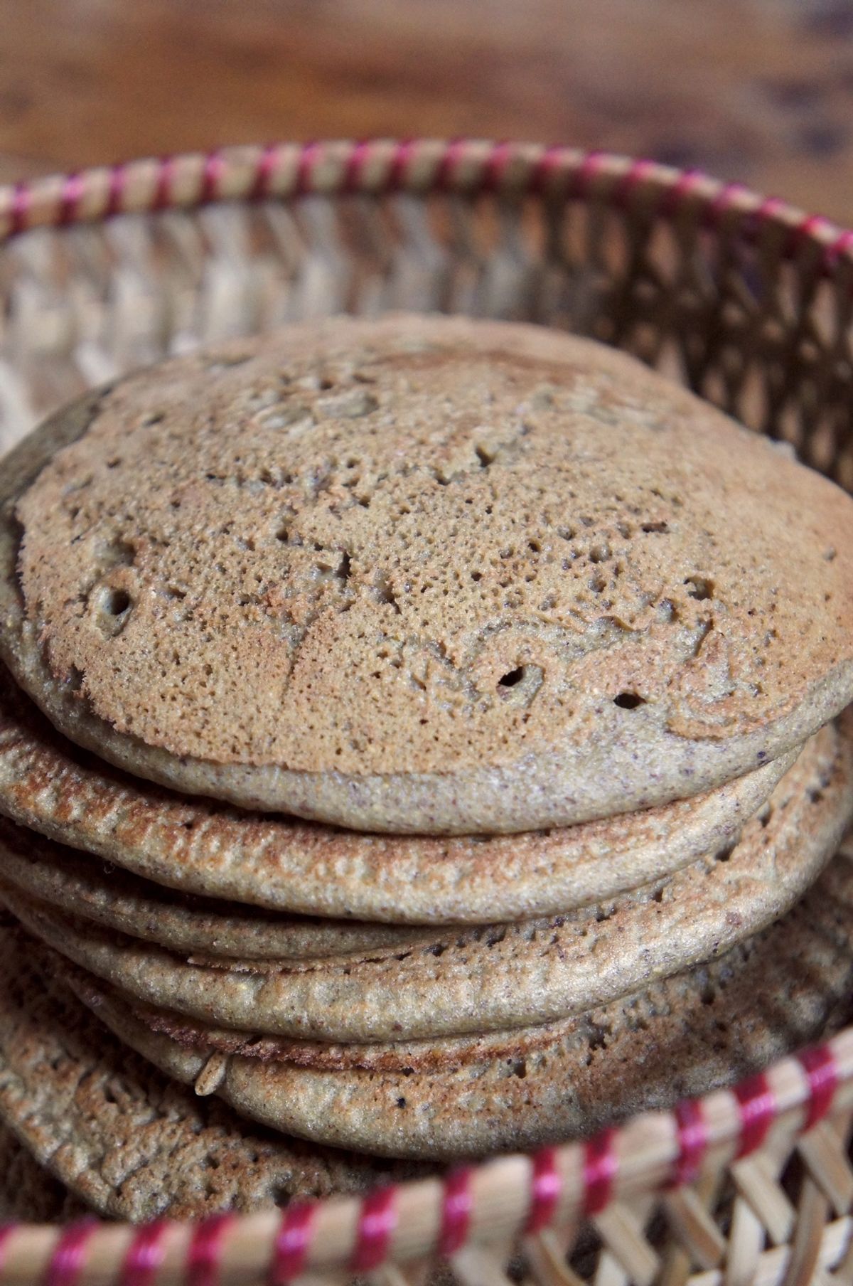 牛の搾乳。
朝食はご飯、蕎麦粉パン、唐辛子と野菜とチーズを和えたエゼ、自家...