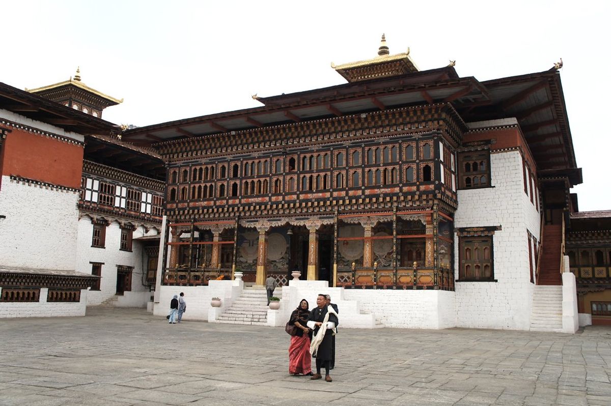 ティンプー、夕食、蕎麦を使った餃子など
役所件お寺のゾン