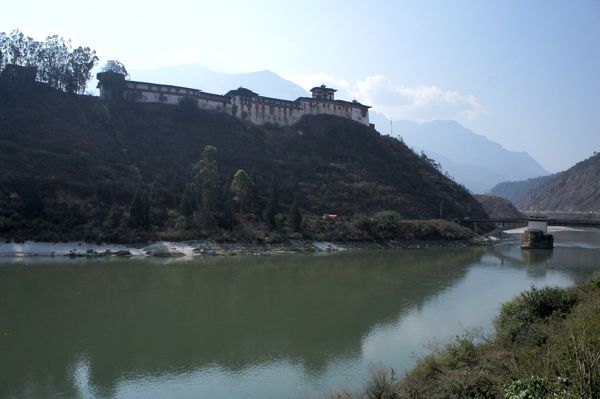 ブータン「ブータン」の写真：ウォンディポダンのゾン、この約２ヶ月後に...