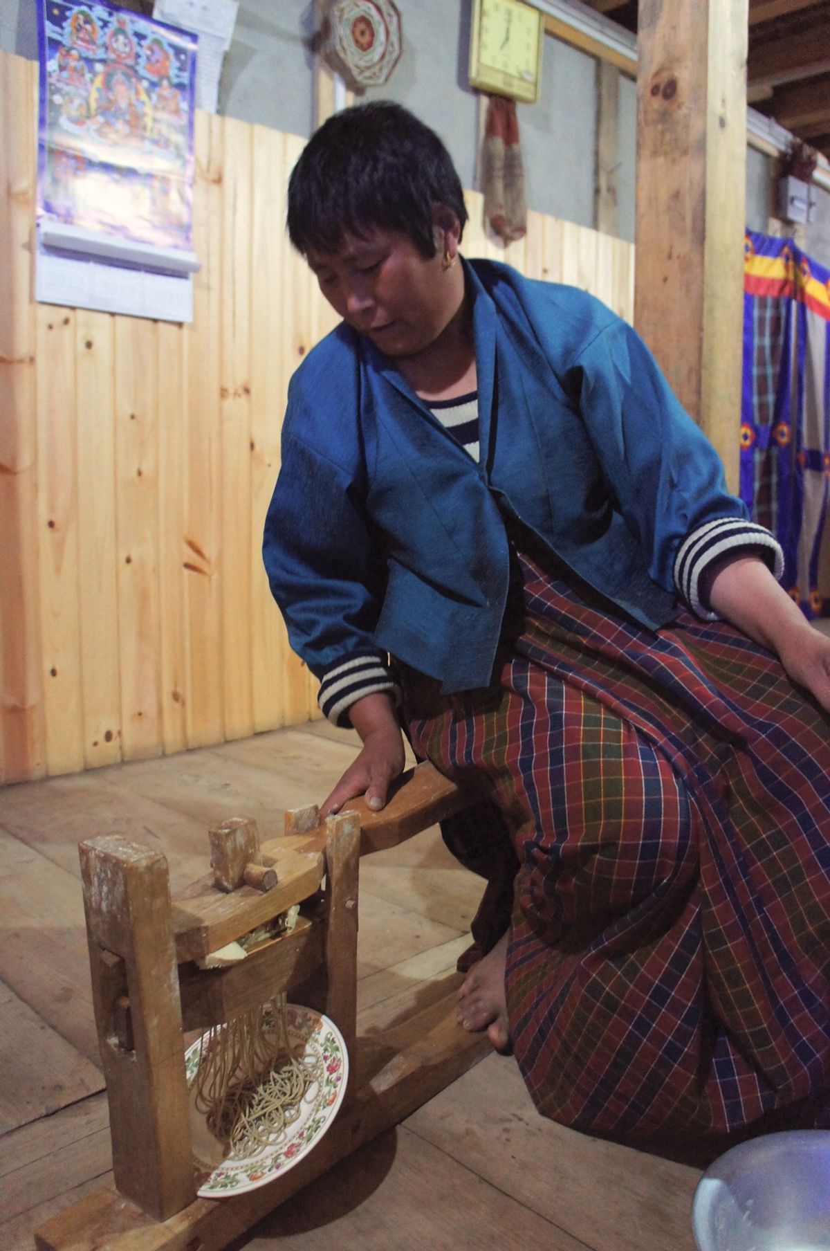 蕎麦作りも見学。
日本と違いトコロテン方式。
流石ブータン、こちらにも唐辛...