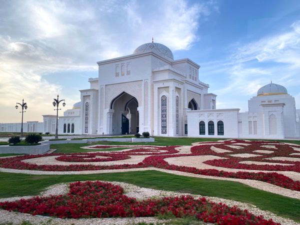 アラブ首長国連邦・ドバイ「新型コロナウイルスの影響で急遽行先変更😂」の写真：UAE Presidential Pal...