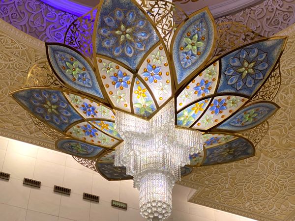 アラブ首長国連邦・ドバイ「新型コロナウイルスの影響で急遽行先変更😂」の写真：シェイク・ザイード・グランドモスク

シ...