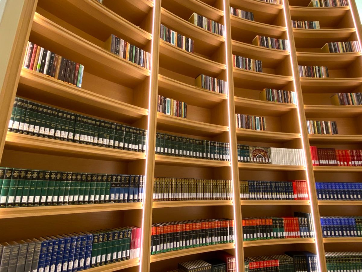 UAE Presidential Palace 

めちゃくちゃカッコいい...