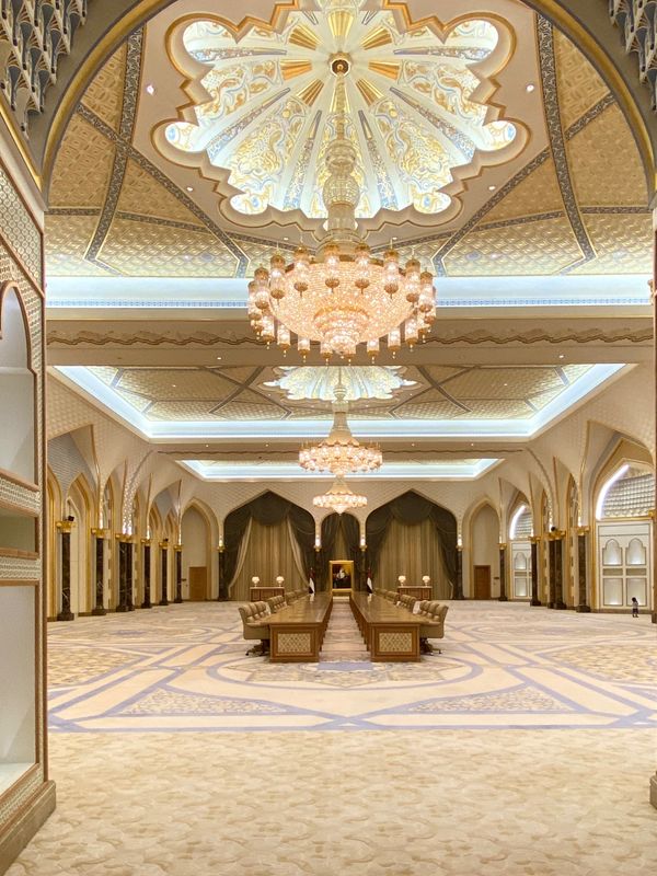 アラブ首長国連邦・ドバイ「新型コロナウイルスの影響で急遽行先変更😂」の写真：UAE Presidential Pal...