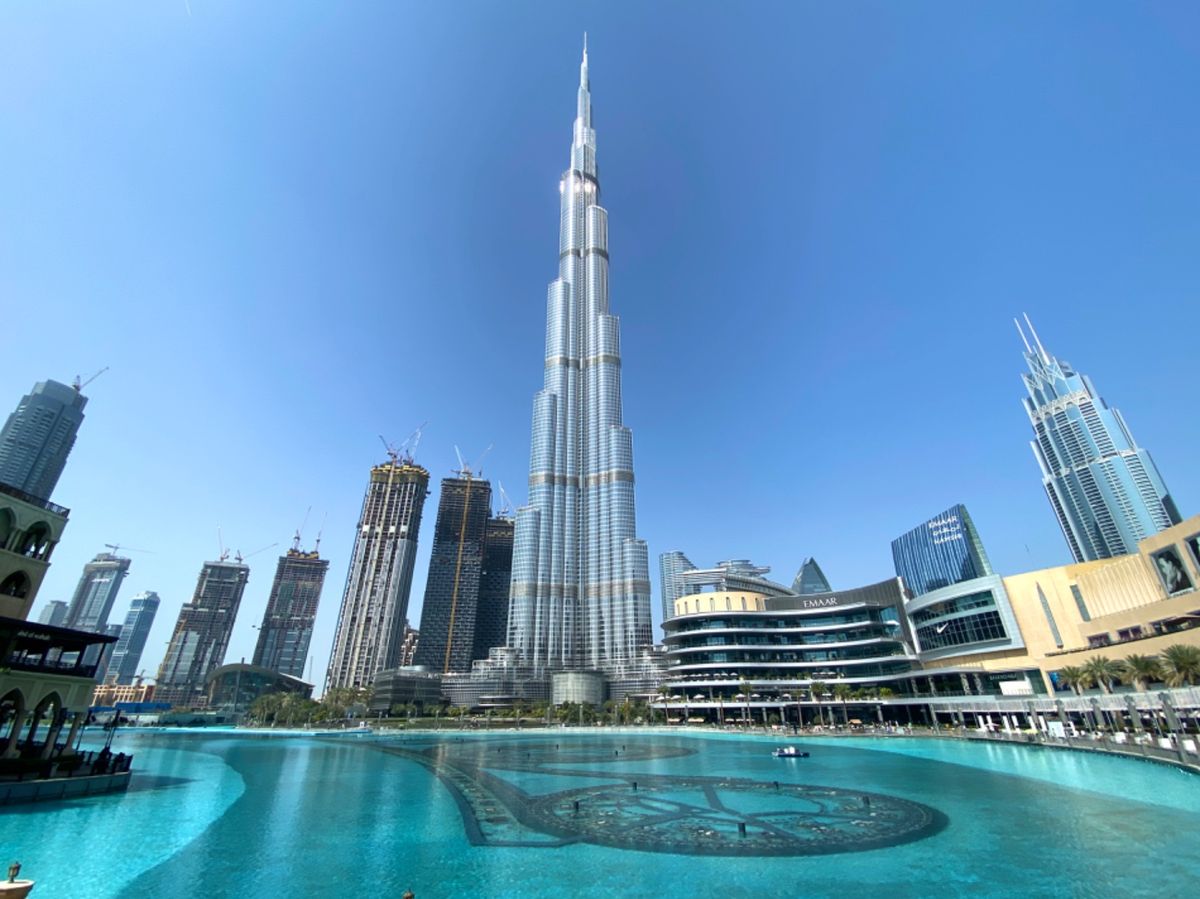 ドバイ噴水とブルジュハリファ
いやぁ、でかい！！
存在感がすごい😳
ブルジ...