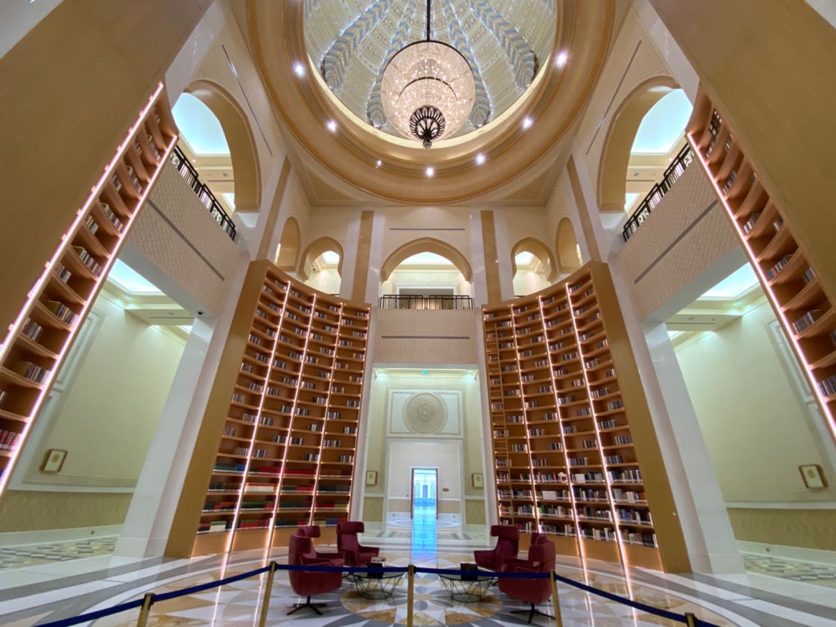 UAE Presidential Palace 

めちゃくちゃカッコいい...