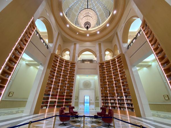 アラブ首長国連邦・ドバイ「新型コロナウイルスの影響で急遽行先変更😂」の写真：UAE Presidential Pal...