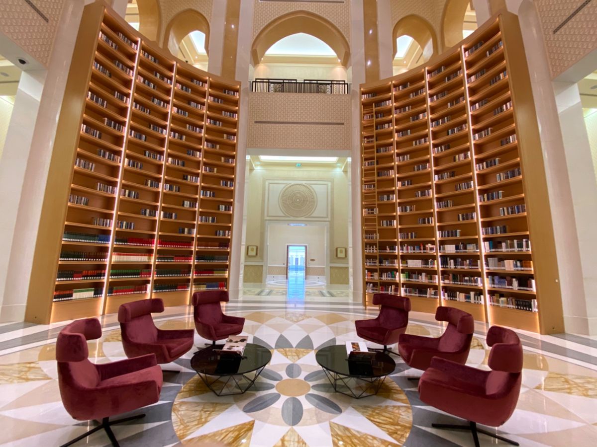 UAE Presidential Palace 

めちゃくちゃカッコいい...