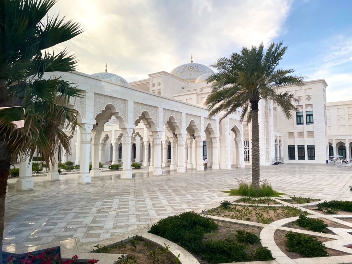 UAE Presidential Palace 

ここは割と最近見学でき...