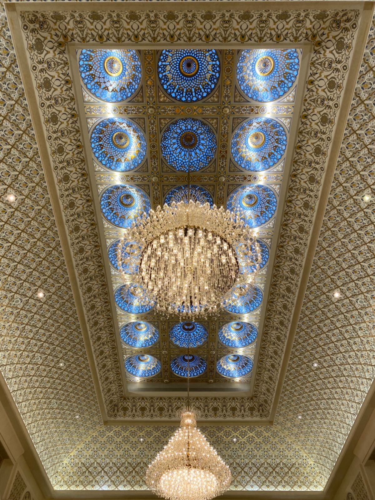 UAE Presidential Palace 

細かいモザイクの模様
...