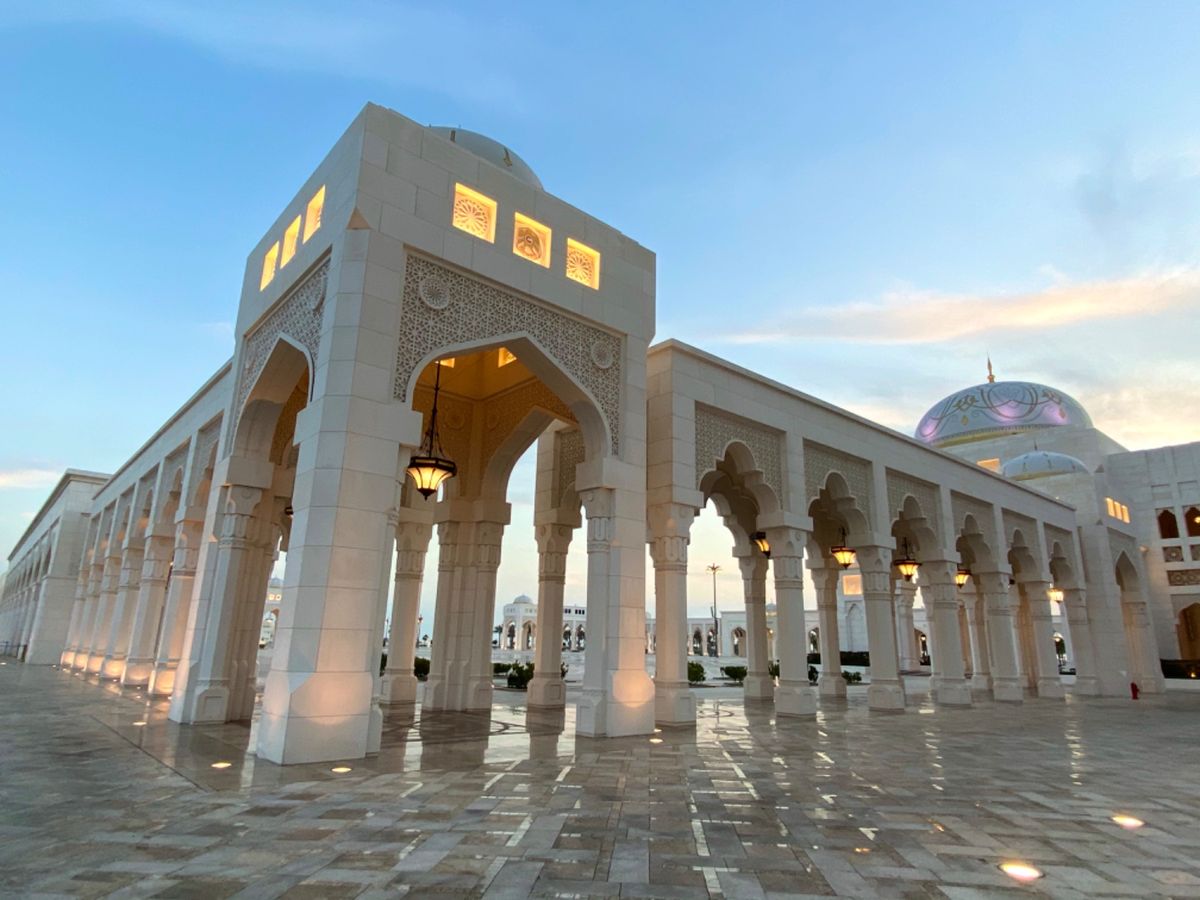 UAE Presidential Palace

中を見学し終えて外に出る...