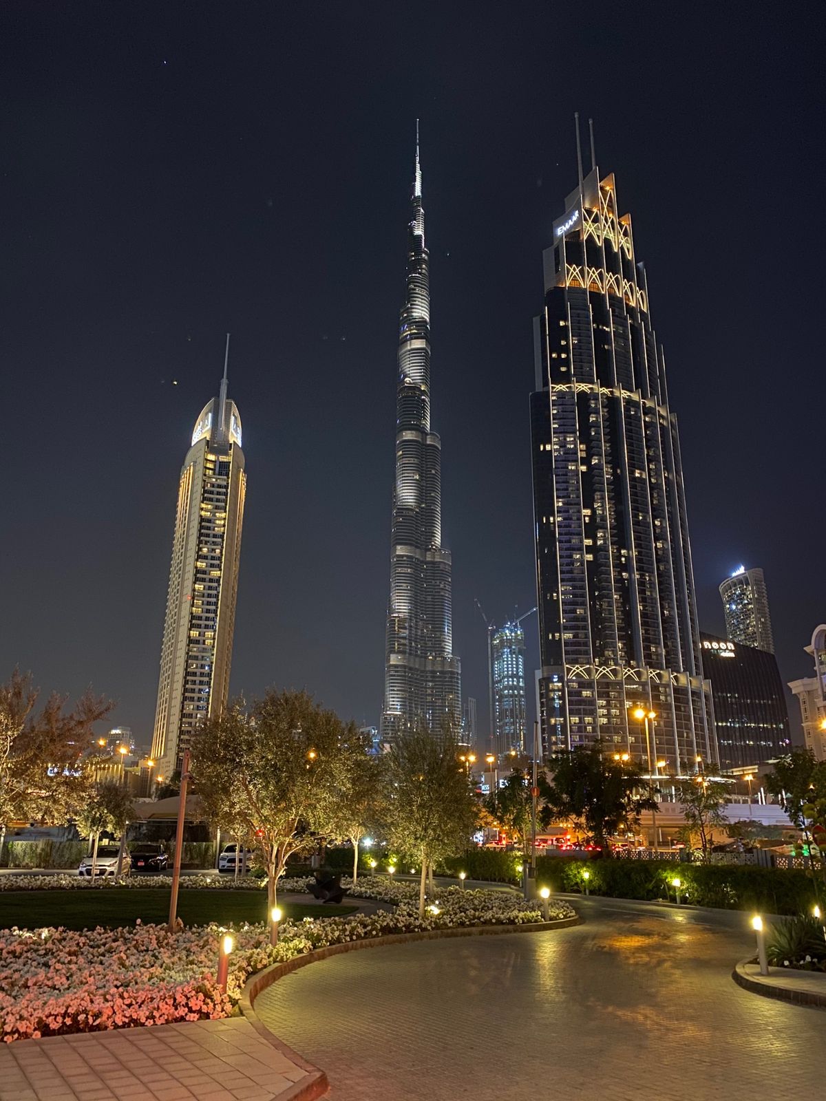 ホテルからの夜景
写真の撮り甲斐のあるイルミネーションが
あちらこちらに🌃