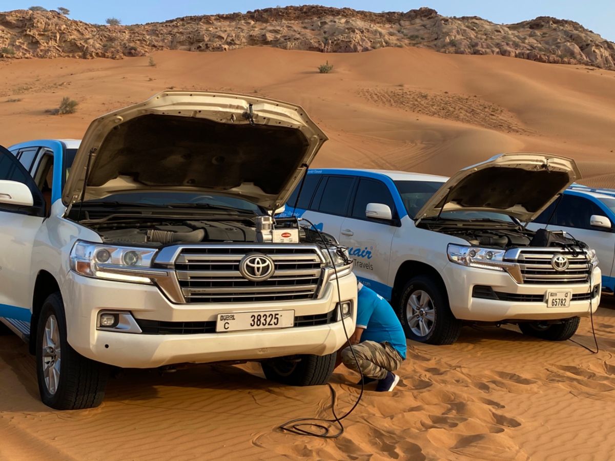 砂漠に入る前と出るときは
タイヤの空気を抜いたり入れたりしてた（たぶん）
...