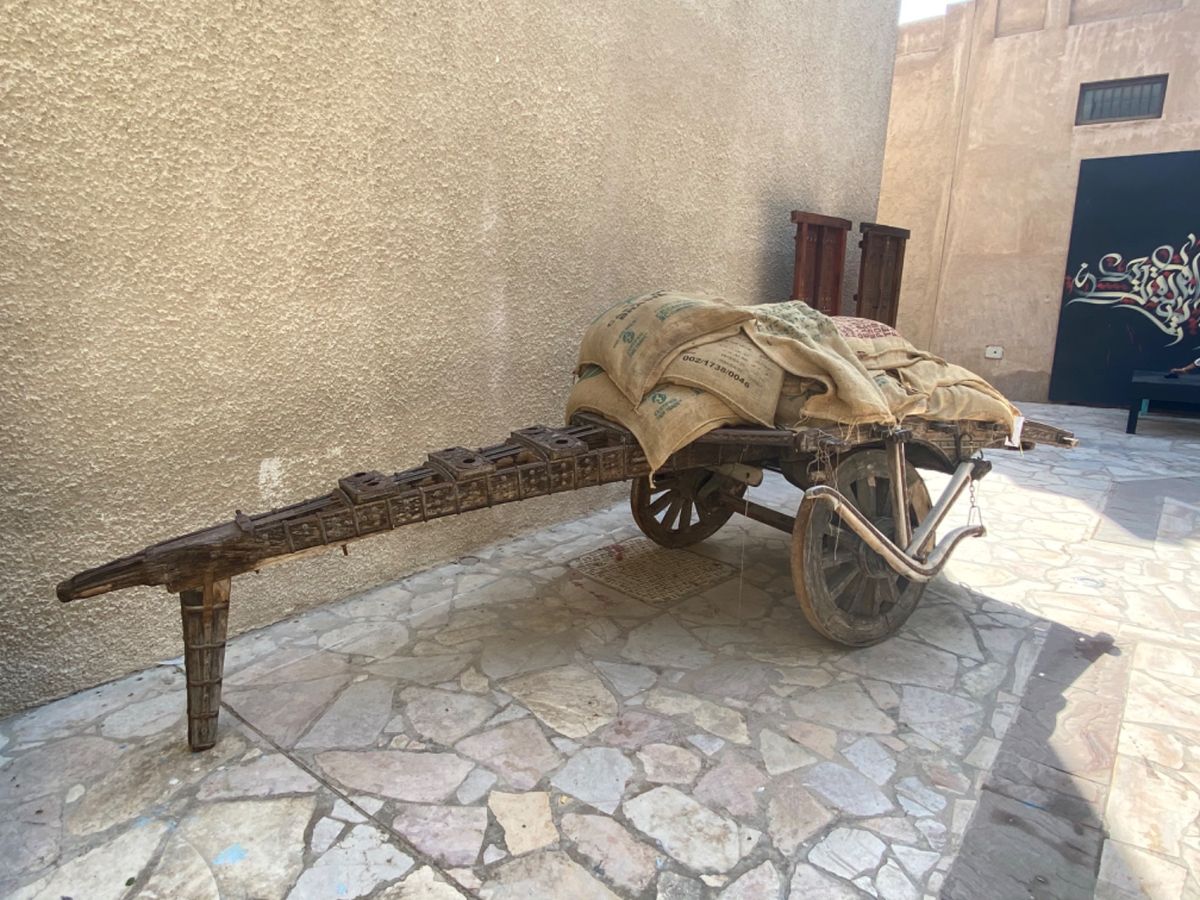 ドバイの古い街並みを保存しているバスタキヤ地区　　
古い街並みを意識したイ...