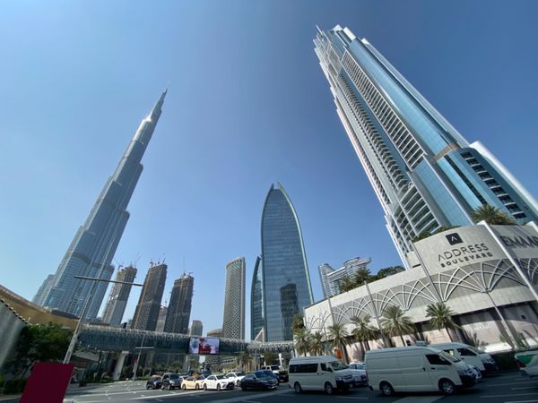 アラブ首長国連邦・ドバイ「新型コロナウイルスの影響で急遽行先変更😂」の写真：まずは歩いて観光の定番、ドバイモールへ
...