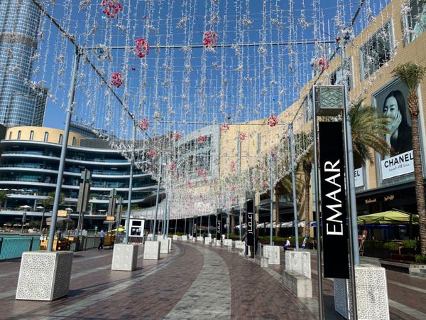 アラブ首長国連邦・ドバイ「新型コロナウイルスの影響で急遽行先変更😂」の写真：ドバイモール広すぎ〜！
Uber使おうと...