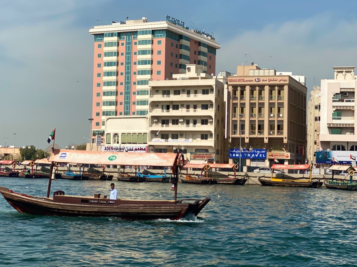 ペルシャ湾につながる河口のところ
ボートがいっぱい！
ドバイ中心街とはずい...