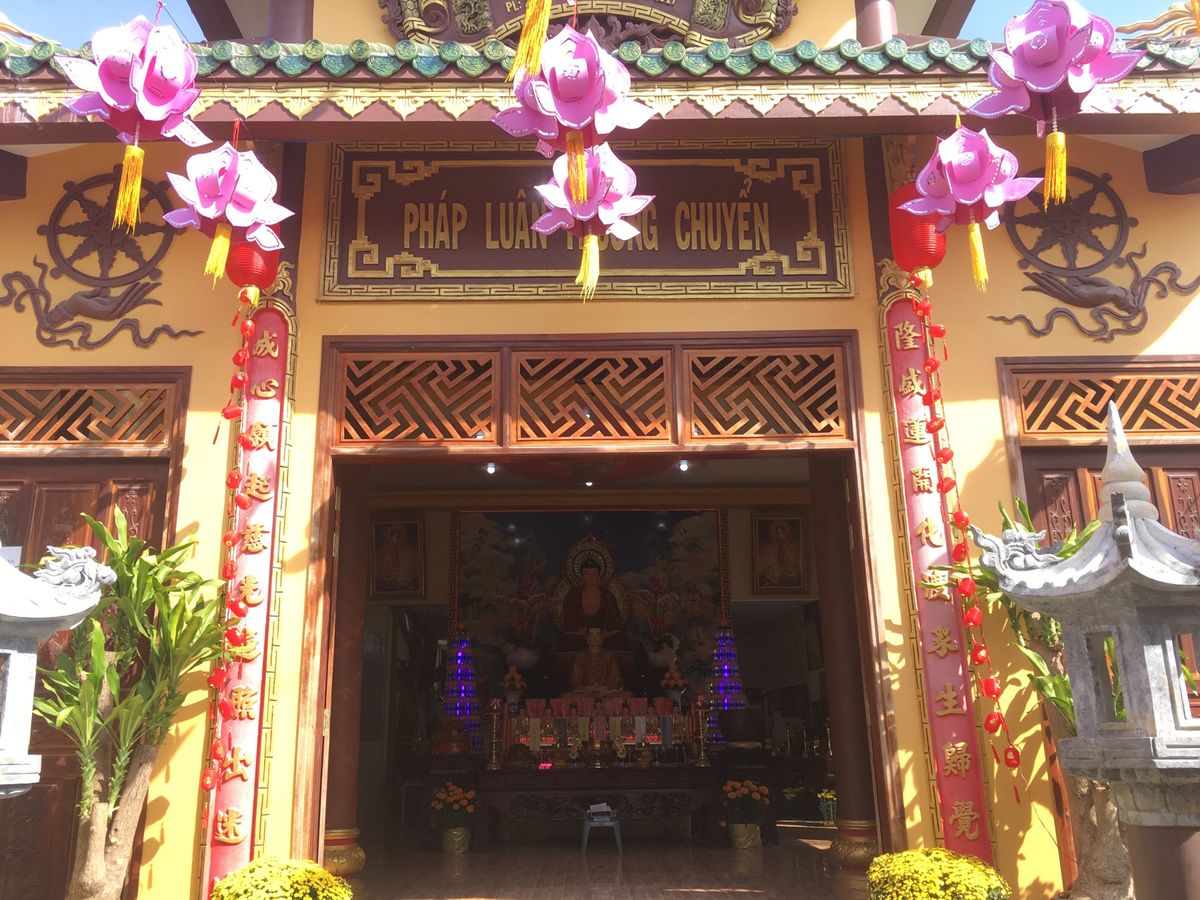 テトのお寺、人の家のテトのお菓子、旧暦1日と15日は敬虔な仏教徒は菜食なの...