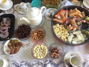 テトのお寺、人の家のテトのお菓子、旧暦1日と15日は敬虔な仏教徒は菜食なの...