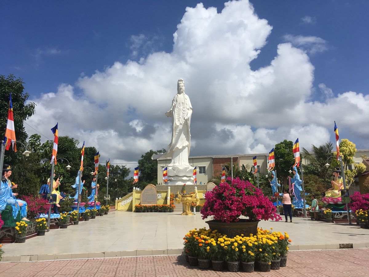テトのお寺、人の家のテトのお菓子、旧暦1日と15日は敬虔な仏教徒は菜食なの...