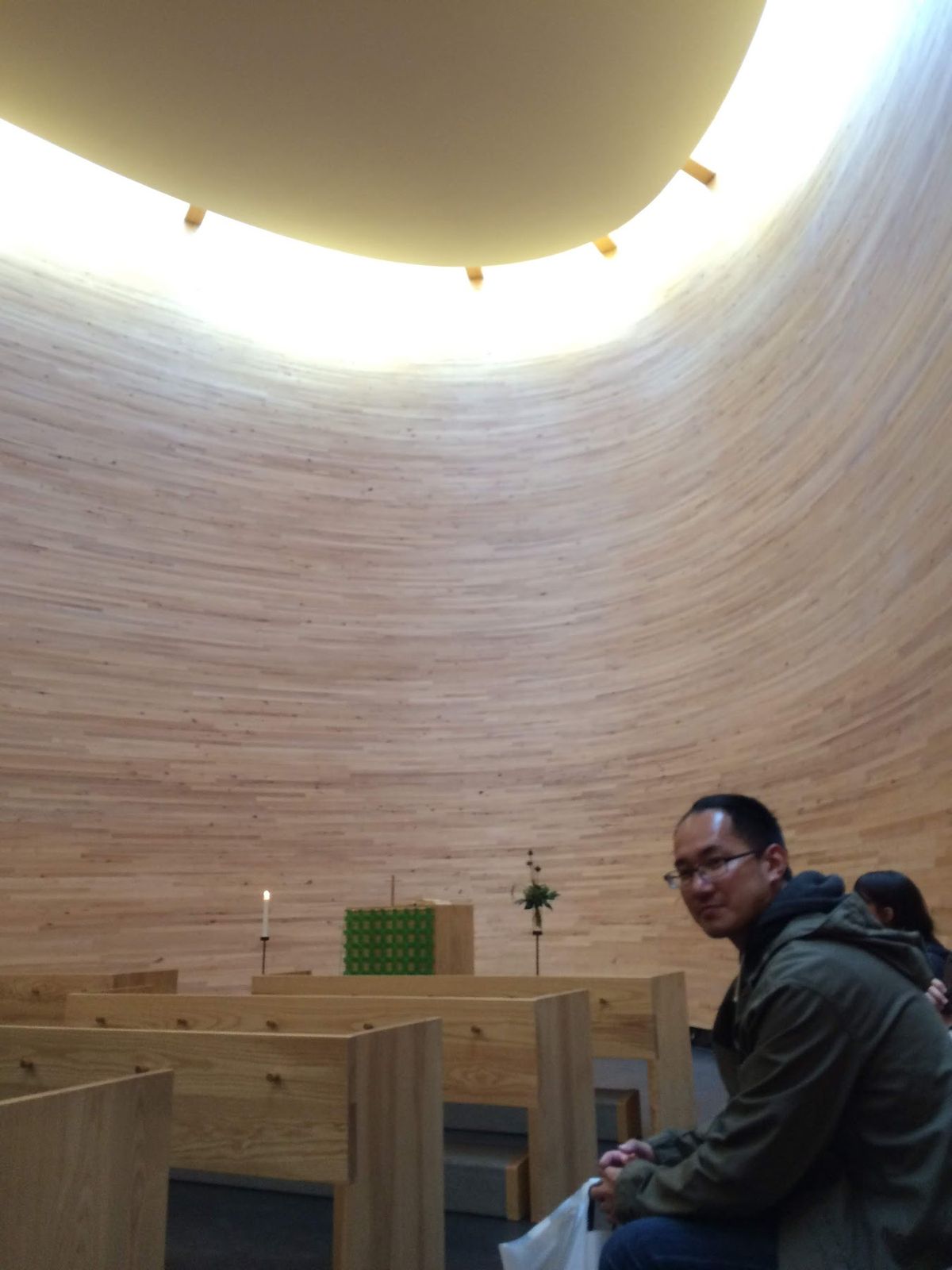 木の教会？？石の教会？？