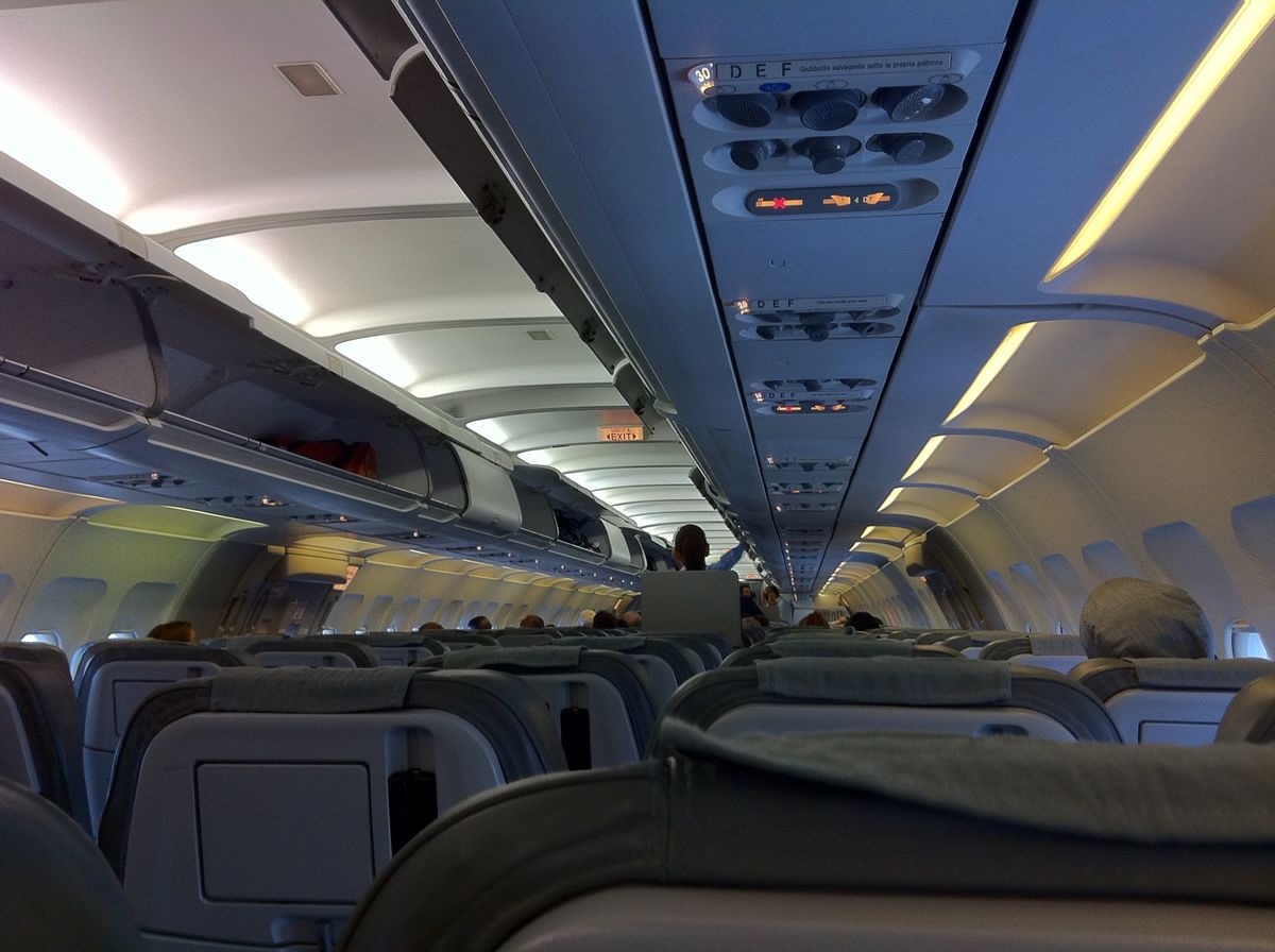 早朝バスでシャルル・ド・ゴール空港に移動してイタリアへ！