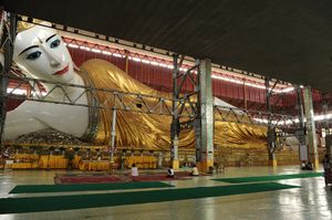 西武ライオンズバス、タクシー東京４社カラー車など日本の中古車がたくさん。チ...