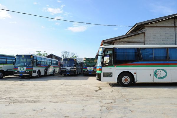 ミャンマー「ミャンマー、ベトナム」の写真：西武ライオンズバス、タクシー東京４社カラ...