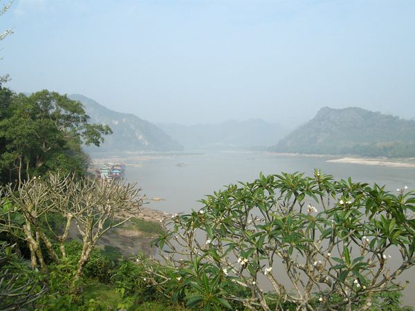 ラオス人民民主共和国「ラオス、ベトナム」の写真：ルアンパバーン