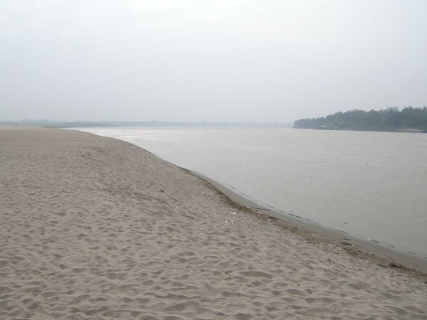 ラオス人民民主共和国「ラオス、ベトナム」の写真：ビエンチャン、メコン川など