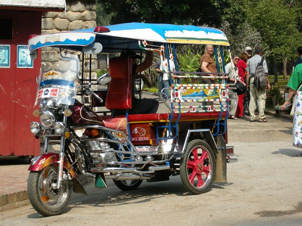 ラオス人民民主共和国「ラオス、ベトナム」の写真：ルアンパバーン