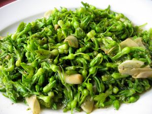 牡蠣のグリル hào nướng、イカの唐揚げ mực chiên giò...