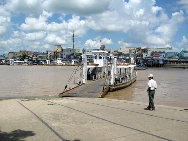 ベトナム「ベトナム」の写真：艀
レンガ工場
ハイガイ(sò huyế...