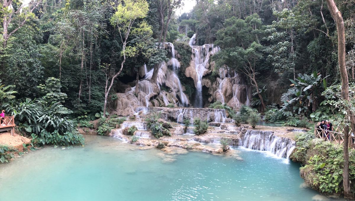 象使いの免許を取りにエレファントキャンプへ。クアンシーの滝、洞窟の観光も。...