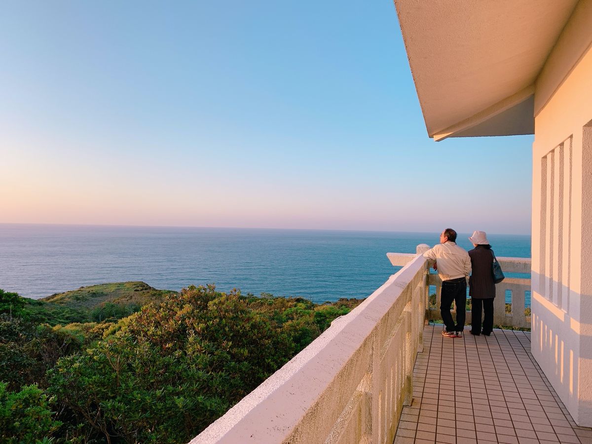 午後のフライトで奄美空港に到着し、そのまま車を借りて島の東部をぐるりとドラ...