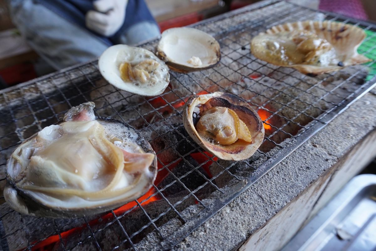 広島港から出発
出る前に広島港のかき小屋で貝を頂きました🐚
スーパージェッ...