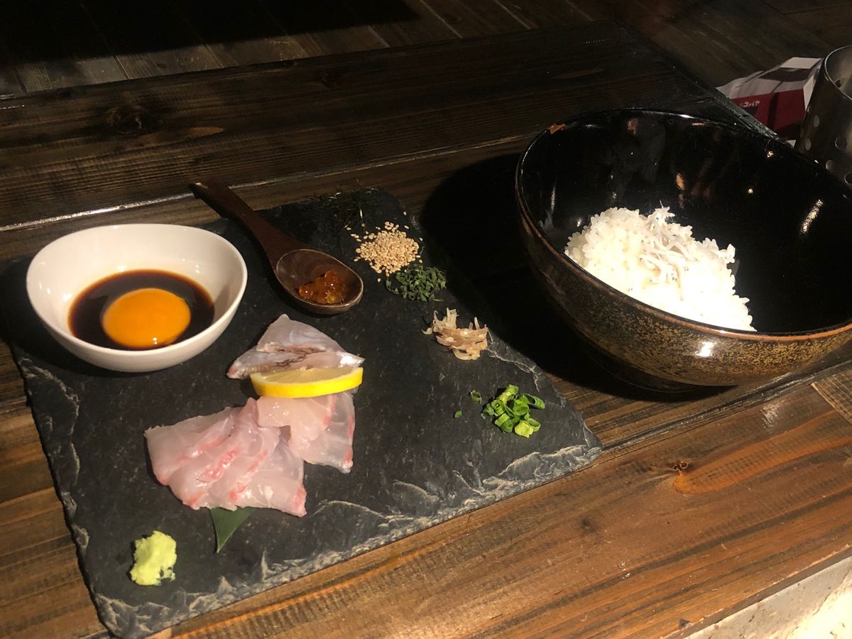 松山ディナー
鯛めし、美味しかった……
ジャコ天も。
他にも湯葉の生春巻き...