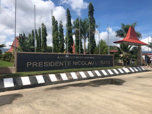 東ティモール・ディリ「東南アジア制覇に向けて」の写真：番外編
バスの床に穴が空いてたりはする。