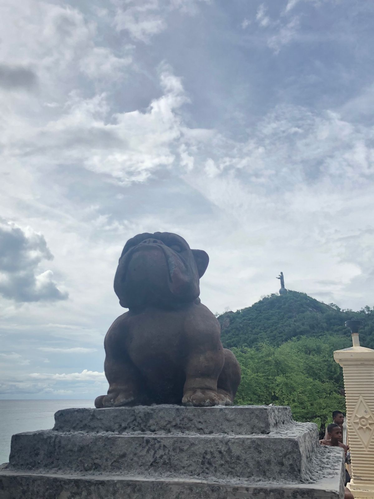曇りだったけど、晴れてても干からびてたかな？
30円でどこまでも乗れるバス...