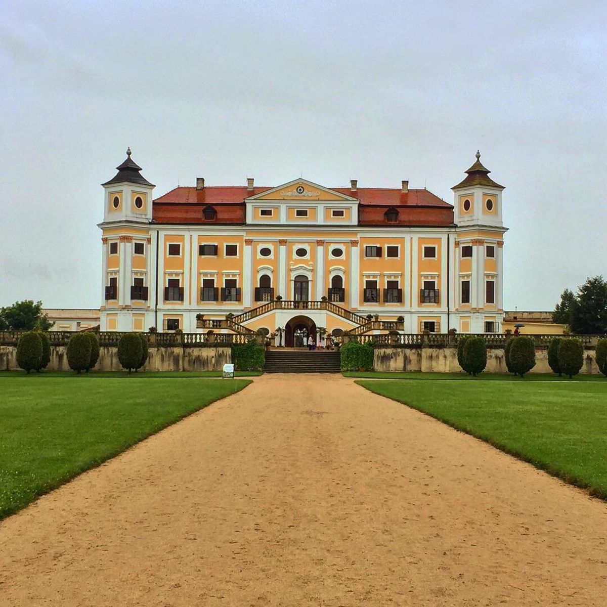 ブルノのトラム、ブルノの、街並み、プラハ旧市街広場、伯母の甥っ子がバイトで...