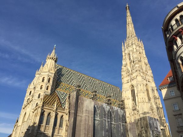 オーストリア・ウィーン、「帰国前のオーストリア」の写真：シュテファン大聖堂と夏の離宮
シュテファ...