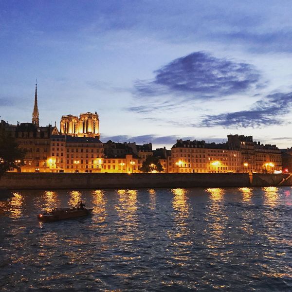 フランス「鉄道でフランスへ」の写真：夜のパリ
