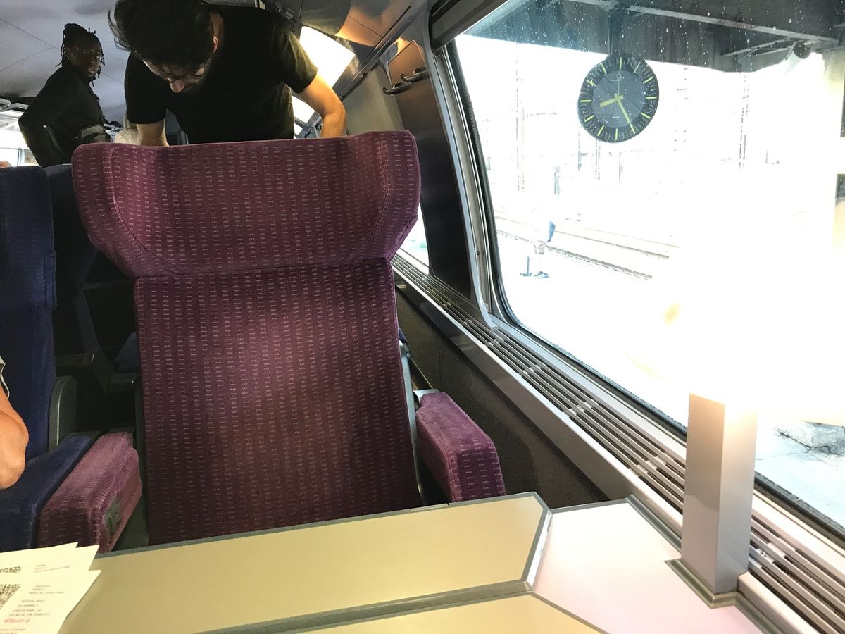 TGVの1等車でパリからマルセイユへ