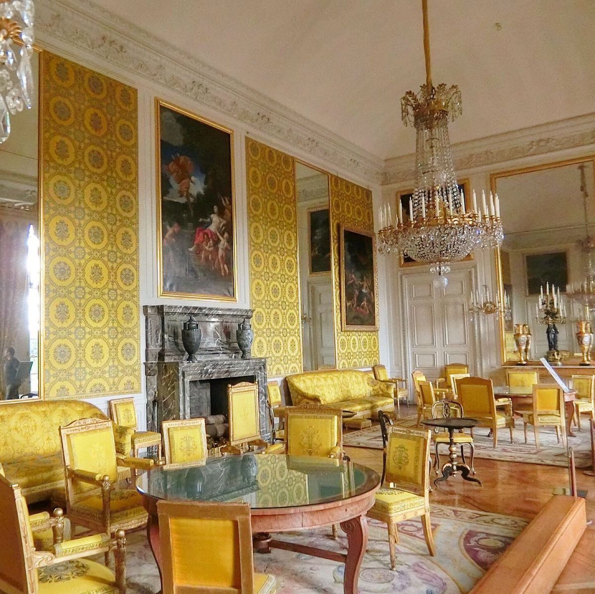 1日ヴェルサイユ宮殿
音声ガイド全部聞いたらものすごく時間がかかった😅
こ...