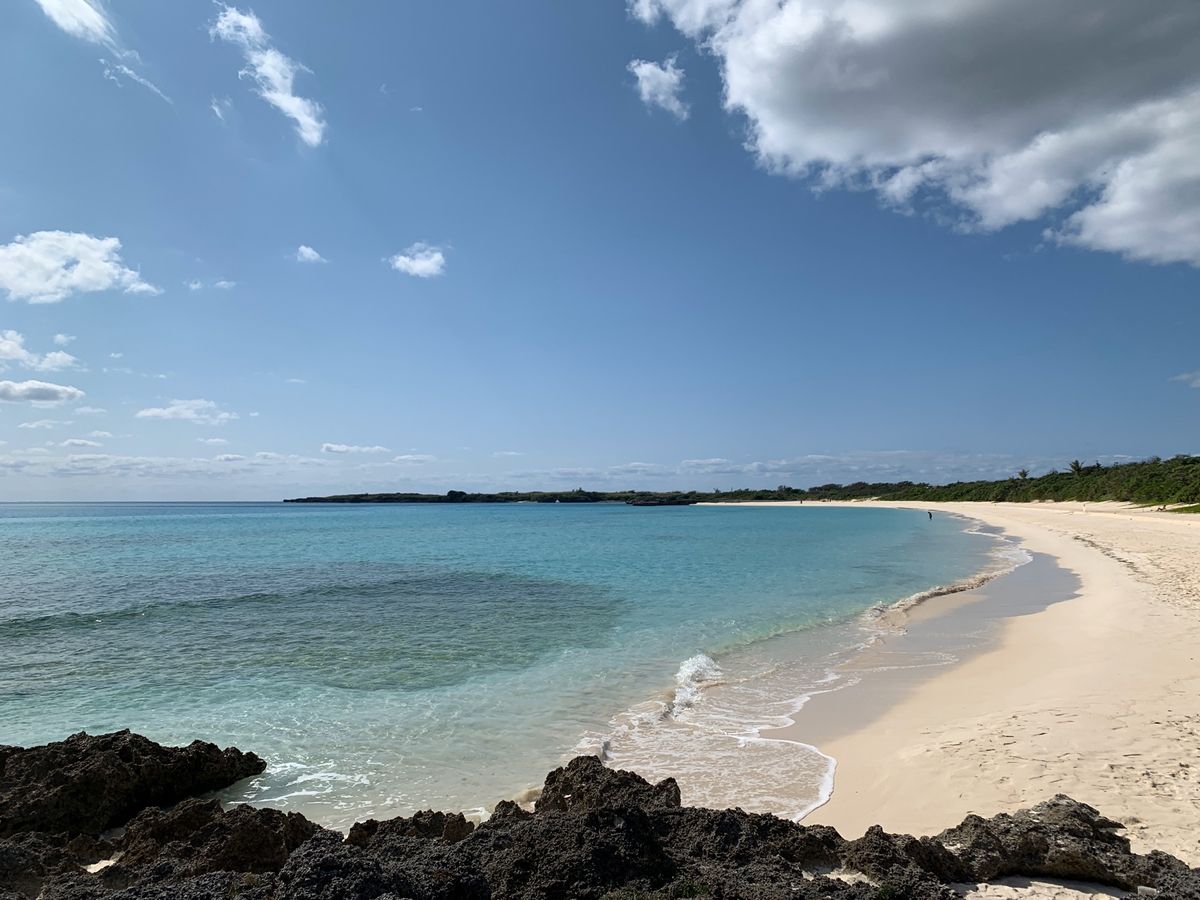 伊良部島でランチ
渡口の浜の近くのカフェ　ブルータートルでランチ
海を眺め...