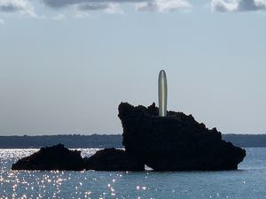 一度行ってみたかった宮古島のサンピラー
アート作品です。何とも不思議な眺め。