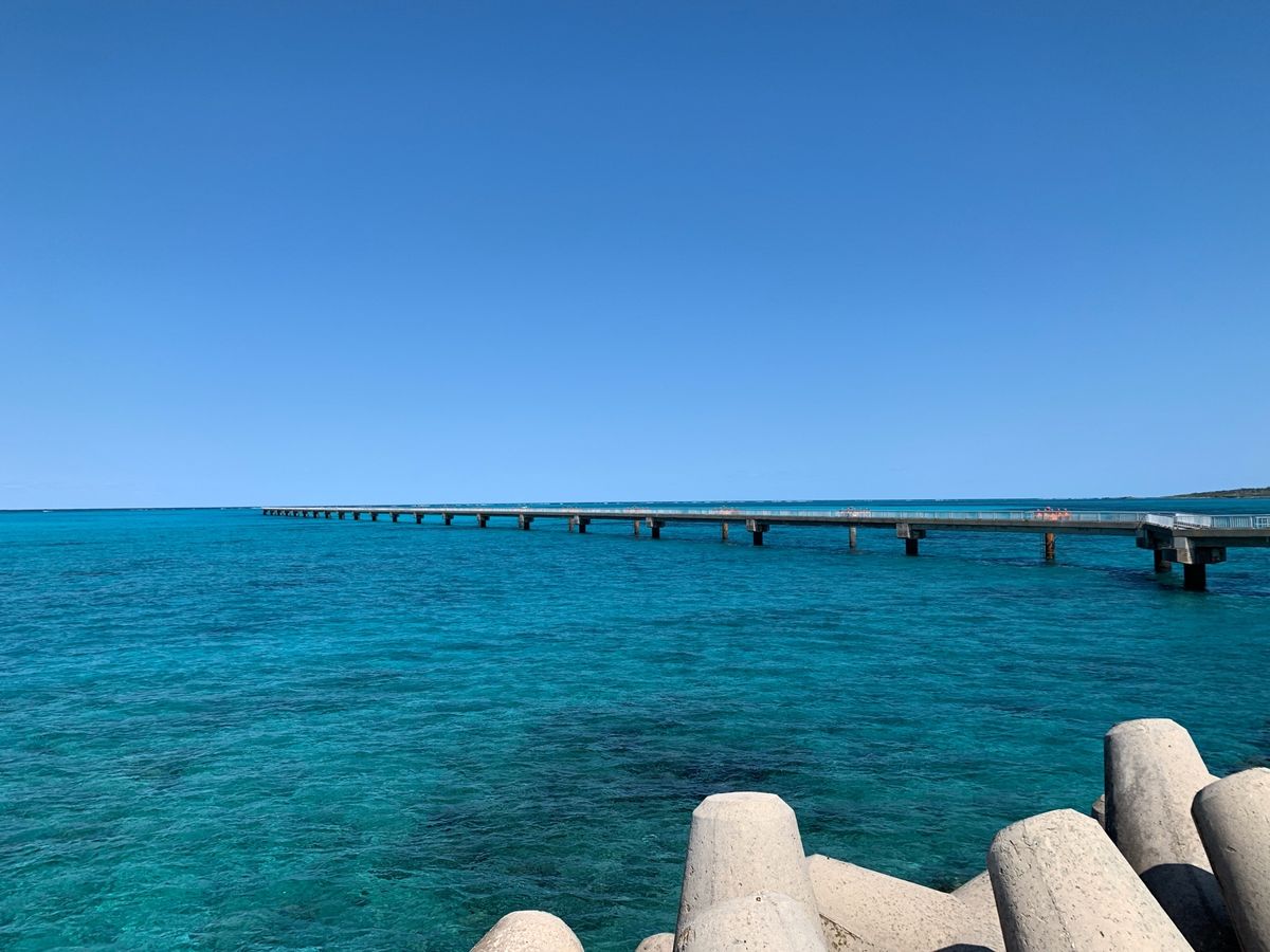下地島空港の近くのビーチ
最高のブルーです。