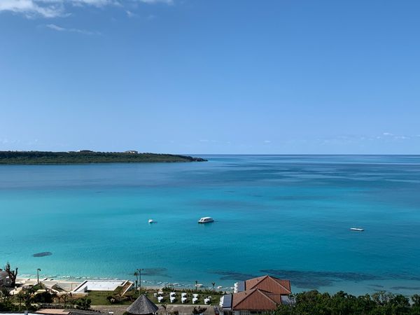日本「2月　宮古島　1泊2日の弾丸ひとり旅」の写真：東急ホテルの屋上から
どれだけ見ても飽き...