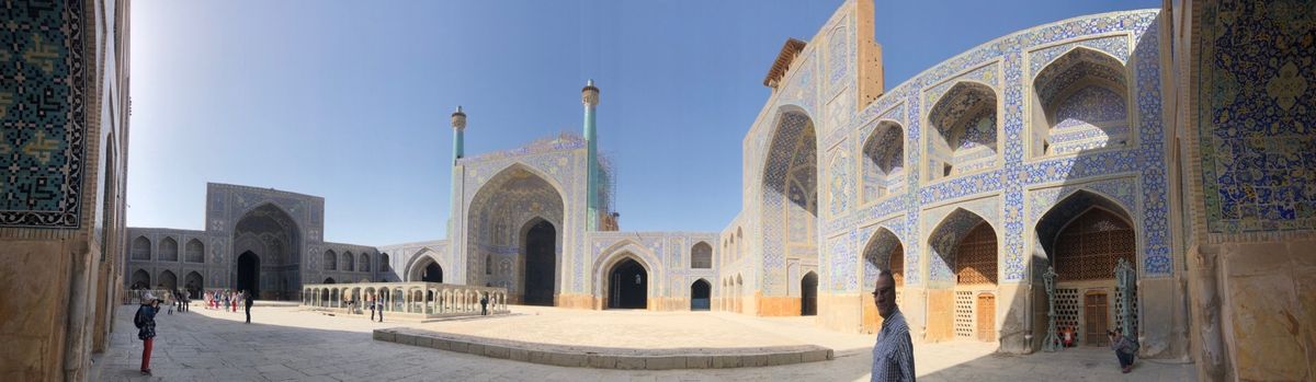 イスファハーン、イマーム広場。
どこから撮ればいいのか、、、、、